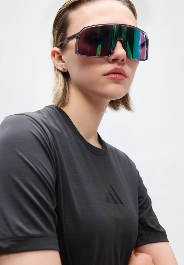 Спортивная футболка Adidas Sportswear, Carbon — фото 4