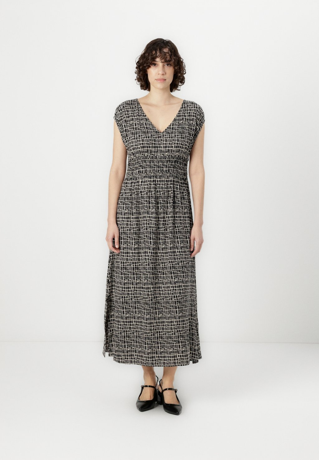 

Платье макси DRESS CRINKLED WITH SMOCKING TOM TAILOR, мультиколор
