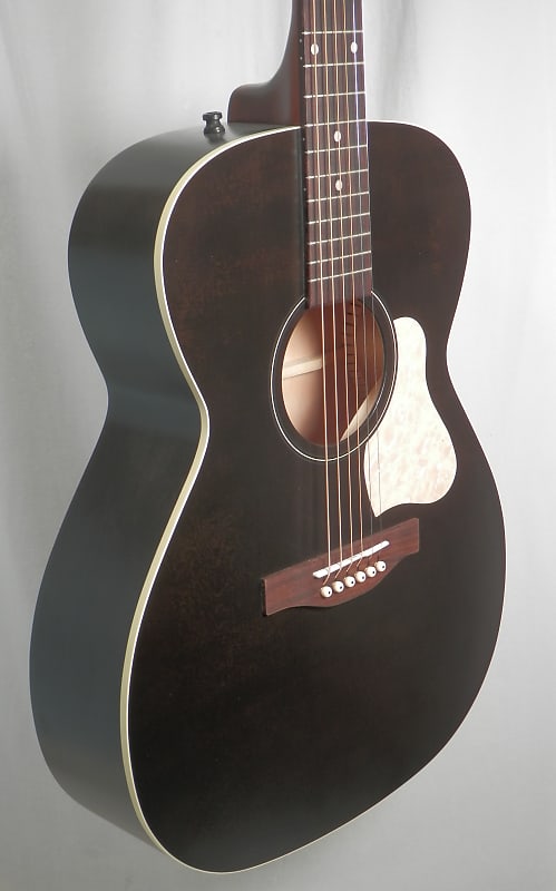 

Акустическая гитара Art & Lutherie Legacy Faded Black Concert Hall Acoustic Guitar Solid Cedar Top