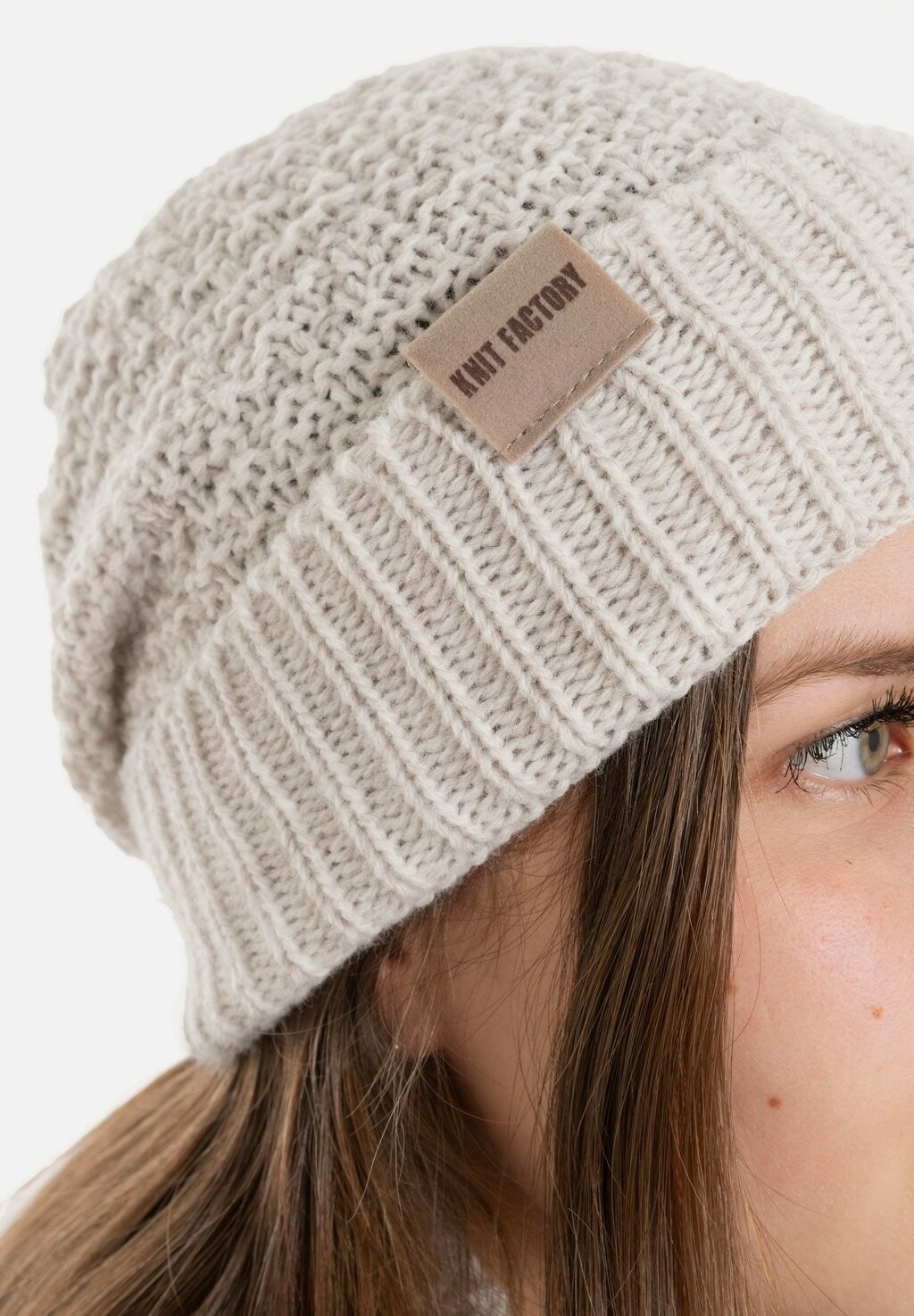 

Шапка HAZE Knit Factory, бежевый