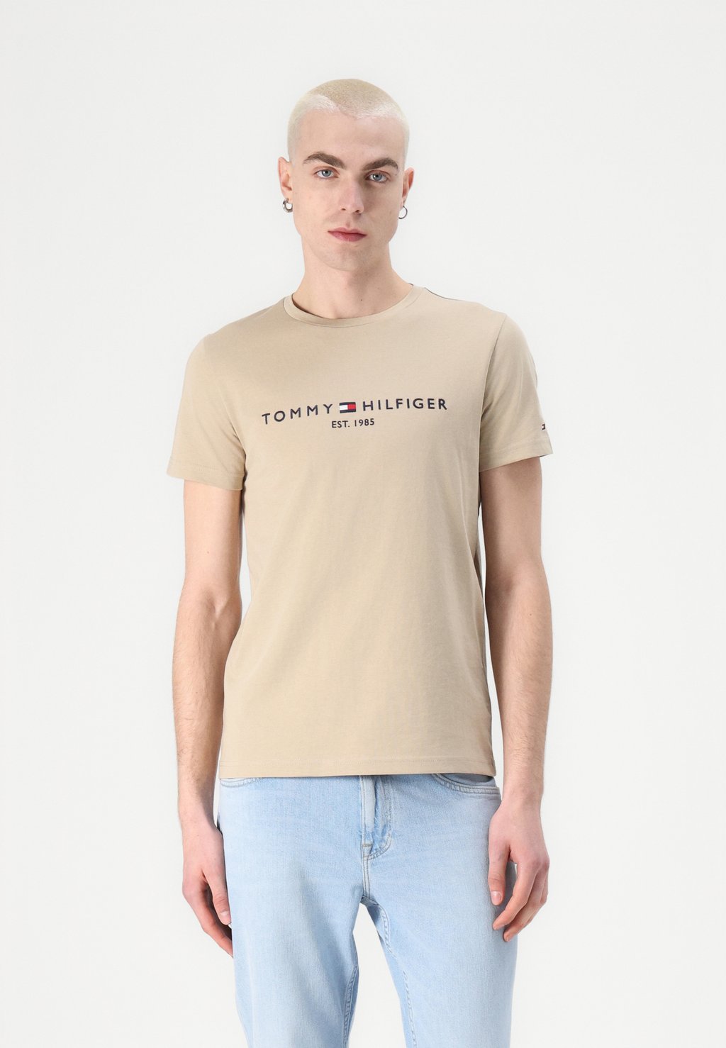 

Футболка с принтом LOGO TEE Tommy Hilfiger, бежевый