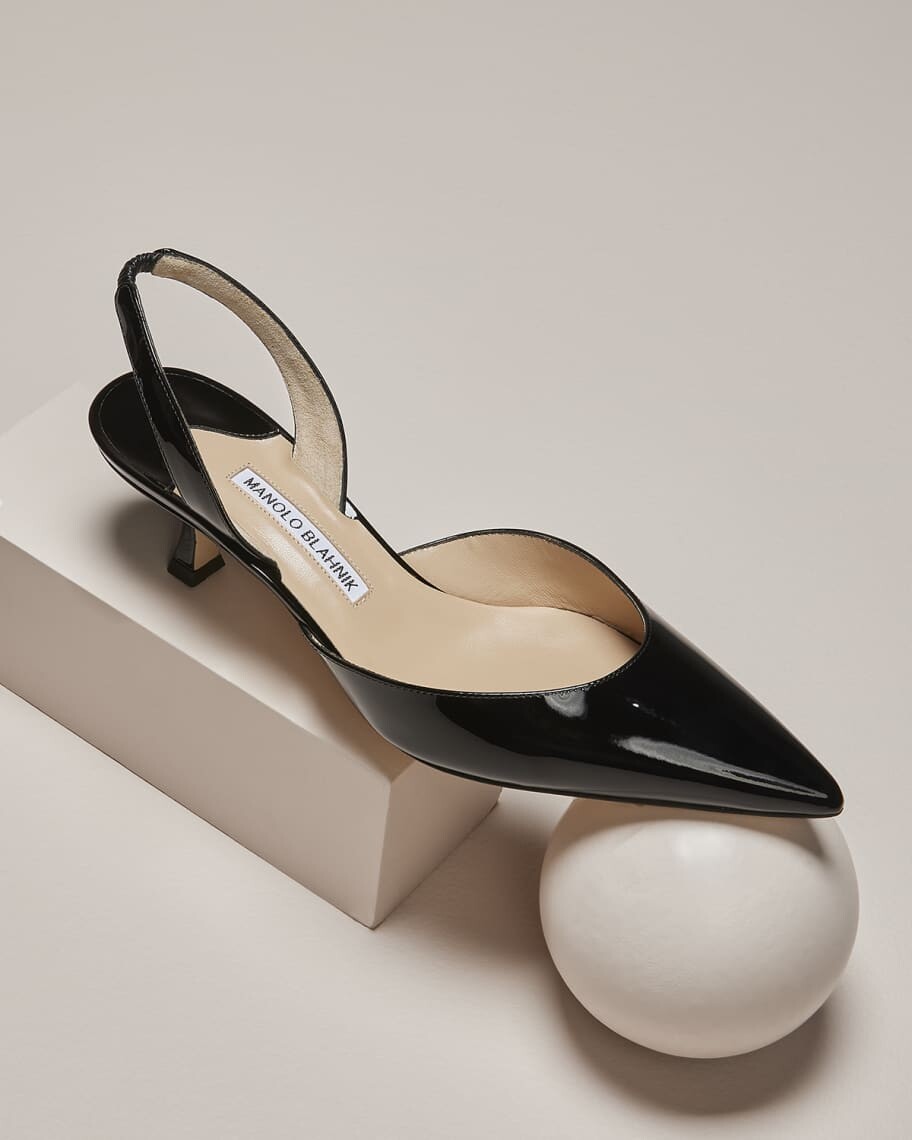 Лакированные туфли-лодочки Carolyne на низком каблуке с лямкой на шее Manolo Blahnik — фото 2