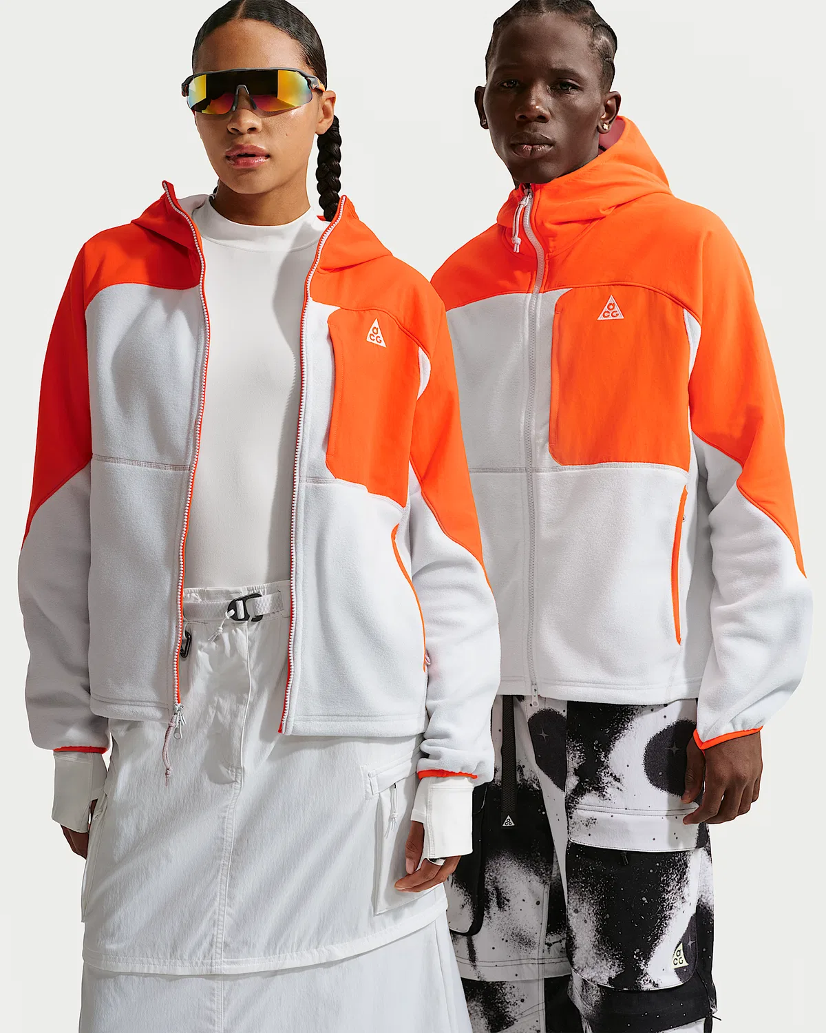 Nike ACG "Wolf Tree" Plus флисовая куртка с капюшоном на полной молнии, Safety Orange/Photon Dust/Vivid Purple/Summit White
