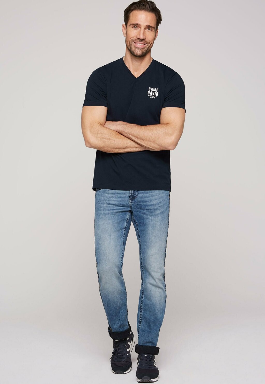 

Футболка с принтом V-NECK LOGO Camp David, темно-синий