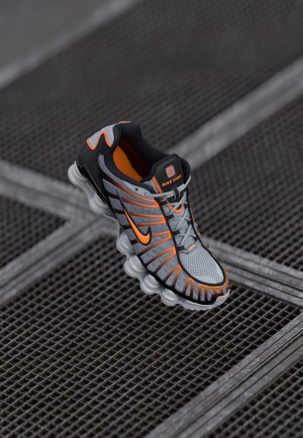 

Низкие кеды SHOX TL Nike Sportswear, серый