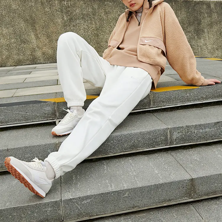 Куртка женская Hemp/Hemp Nike, цвет Linen Yellow — фото 4