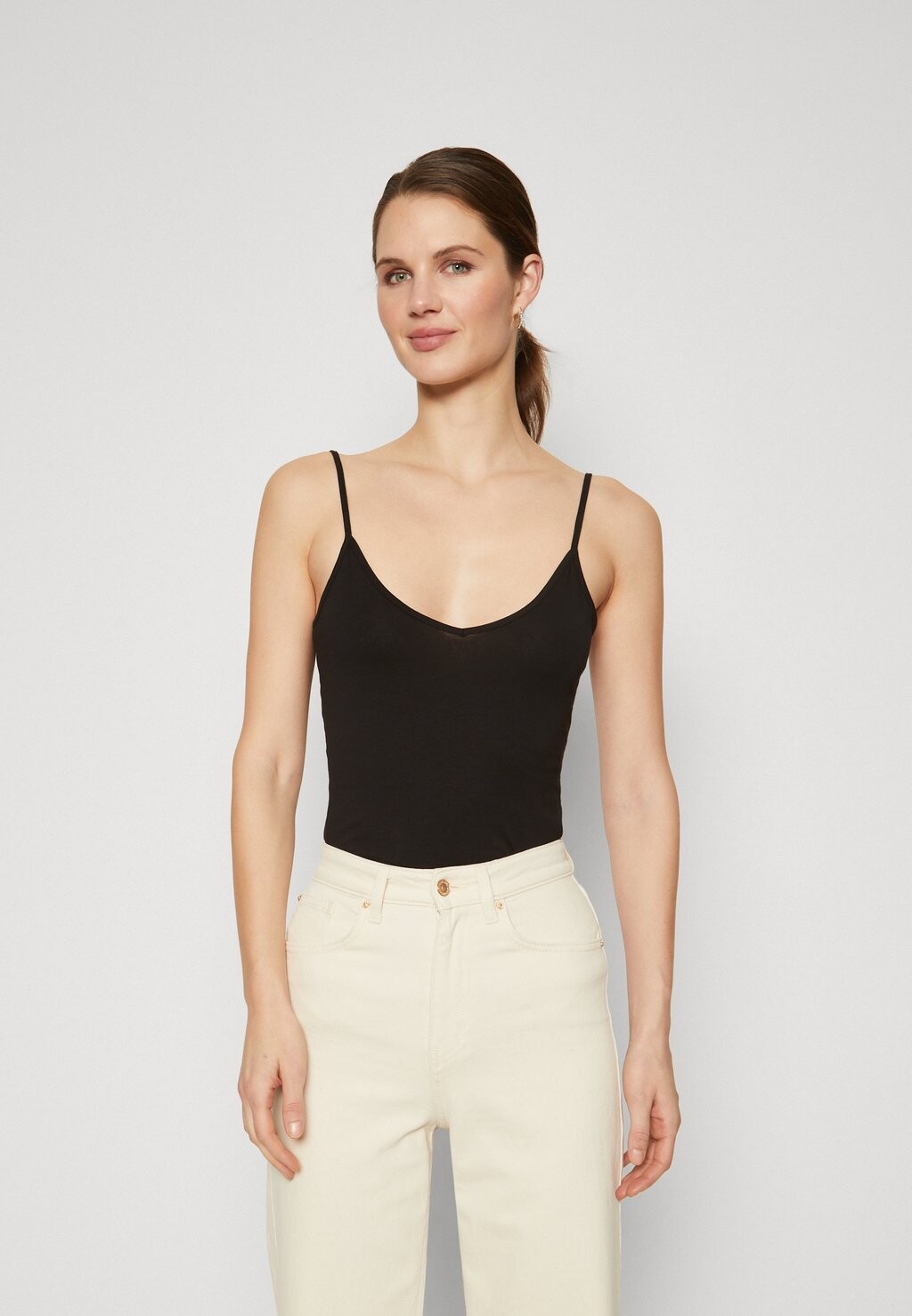 

Топ VMMAXI MY SOFT V SINGLET 2 PACK Vero Moda, цвет black