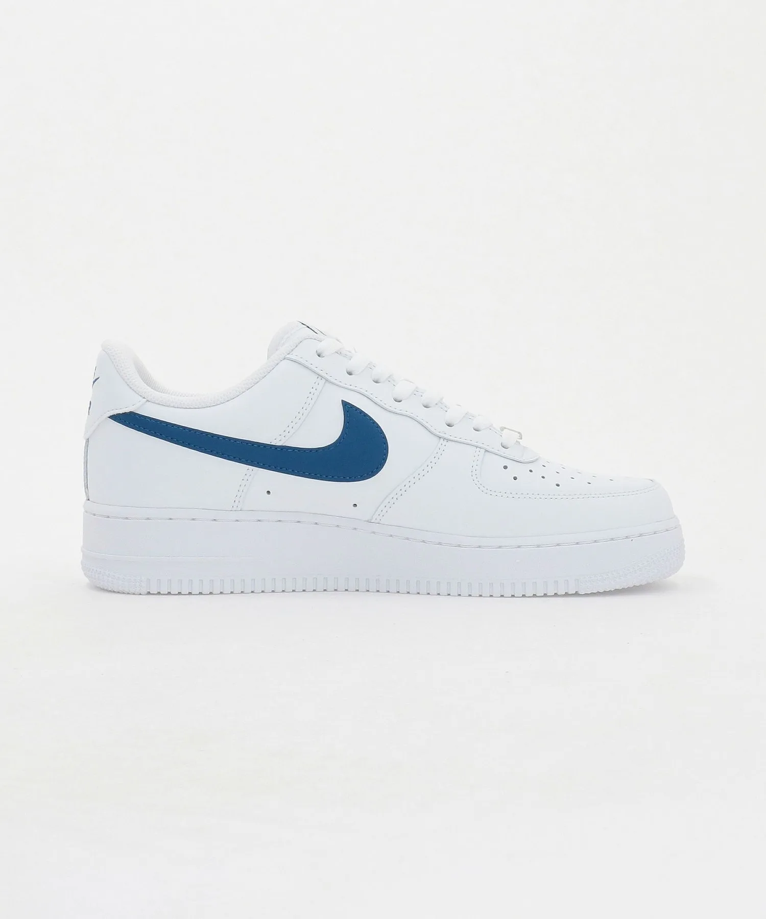 Мужские кроссовки Nike AIR FORCE1 07 FJ4146 белые — фото 4