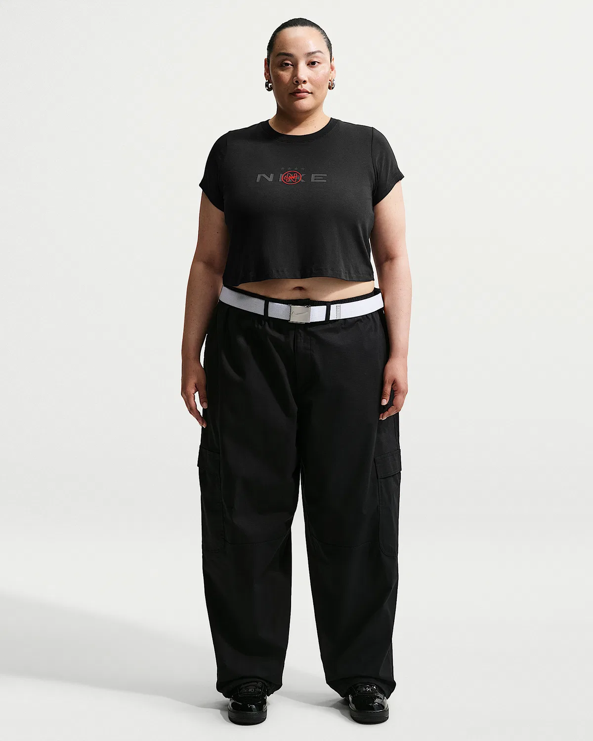 Женская укороченная футболка Slim (Plus Size) Nike Sportswear Chill Knit, Black/Light Crimson — фото 4