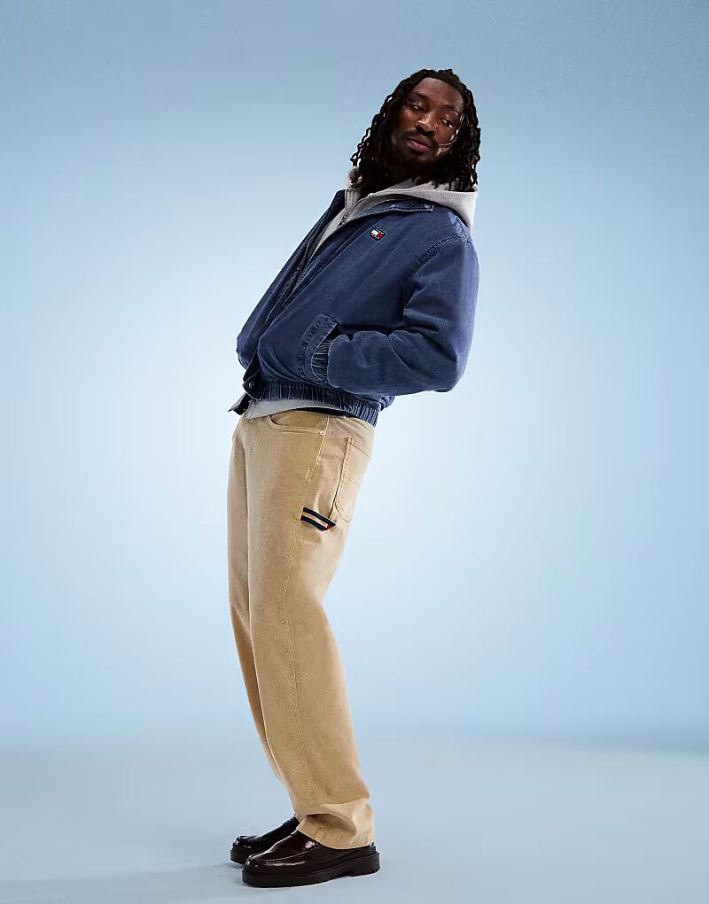 

Брюки Tommy Jeans Carpenter бежевого цвета