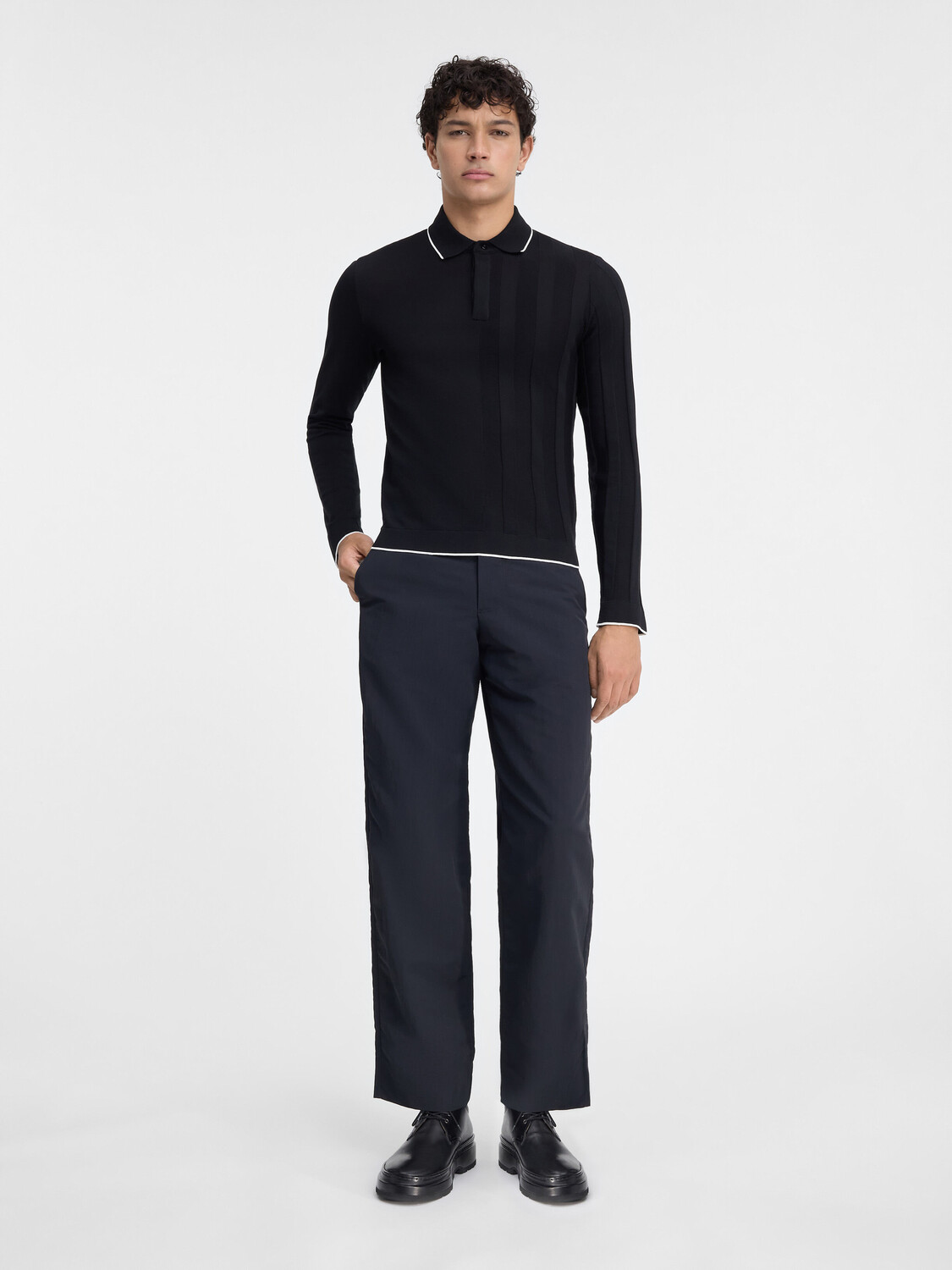 

Асимметричное трикотажное поло JACQUEMUS The Tricot long-sleeve polo shirt, черный