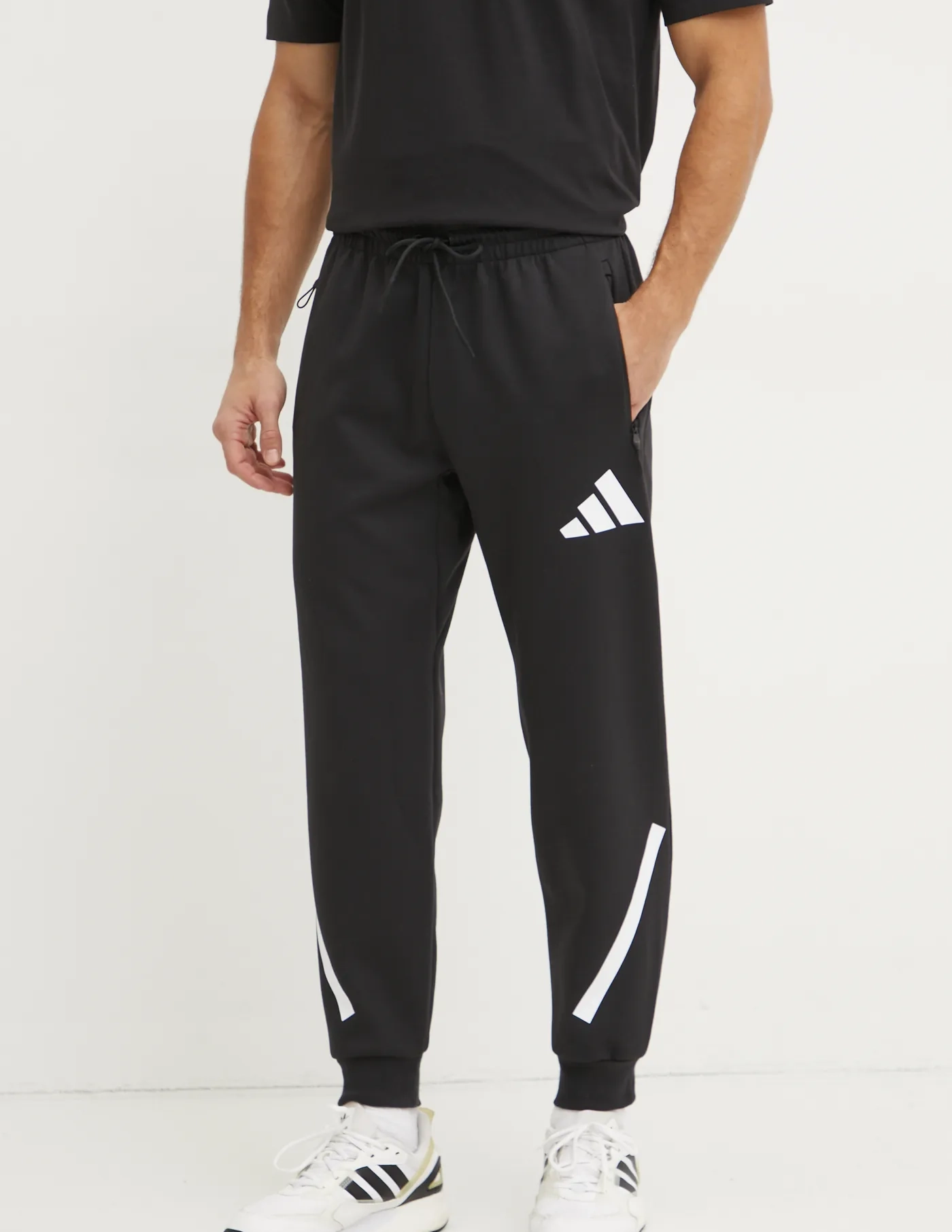 

Спортивные штаны ЗНЕ adidas, черный