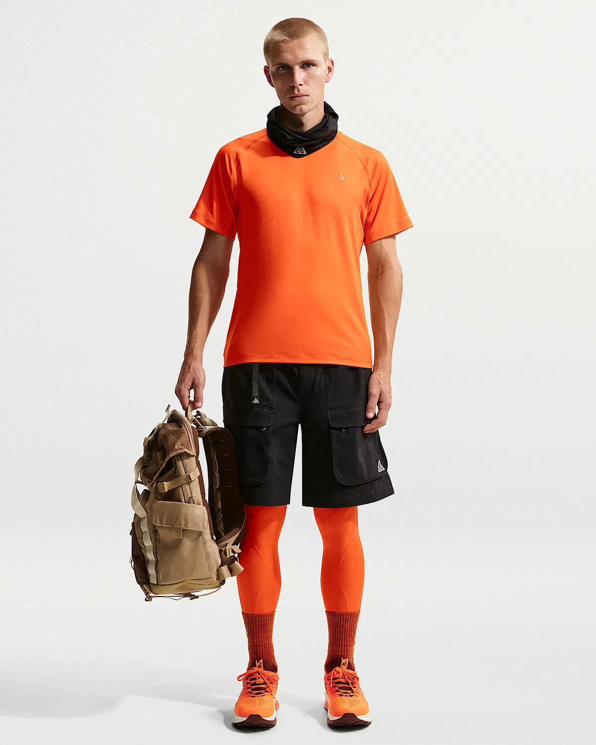 Мужская базовая футболка с коротким рукавом Nike ACG "Wildsee" Dri-FIT, Safety Orange/Vivid Purple/Summit White — фото 4