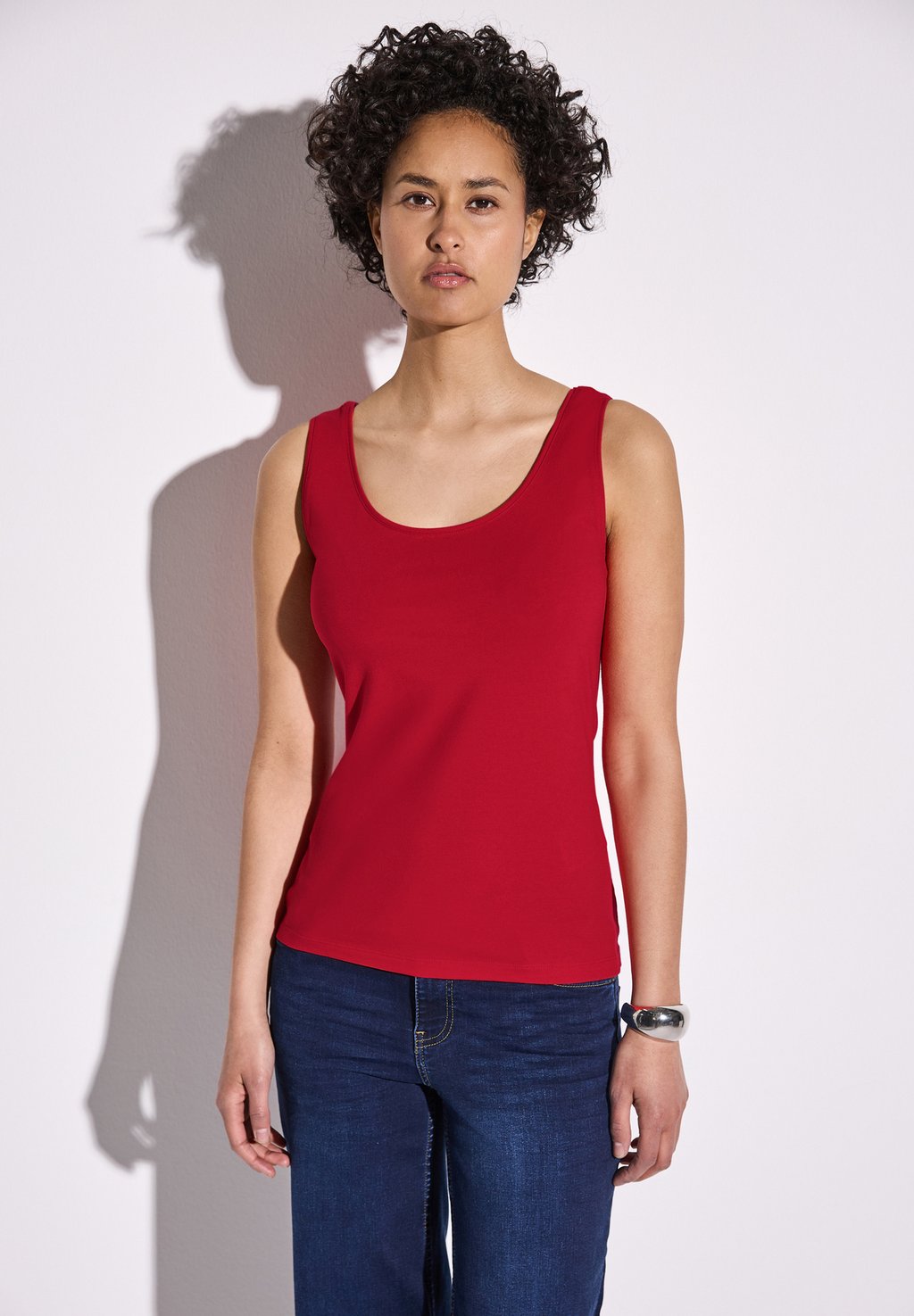 

Топ BASIC IN UNIFARBE Street One, красный