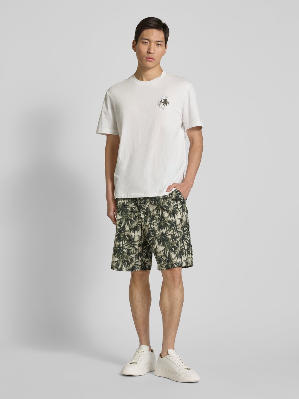

Шорты прямого кроя со шлевками для ремня ARMANI EXCHANGE, хаки