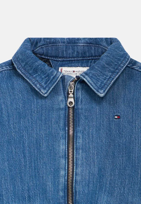 Джинсовая куртка-бомбер с логотипом сзади, свободного кроя, из денима. Tommy Hilfiger, Blue Denim — фото 3