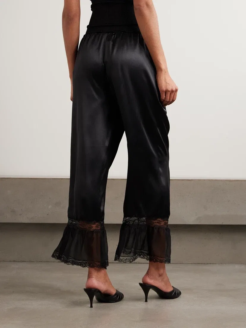 Широкие брюки из шелкового сатина с оборками и кружевной отделкой SAINT LAURENT, черный — фото 3