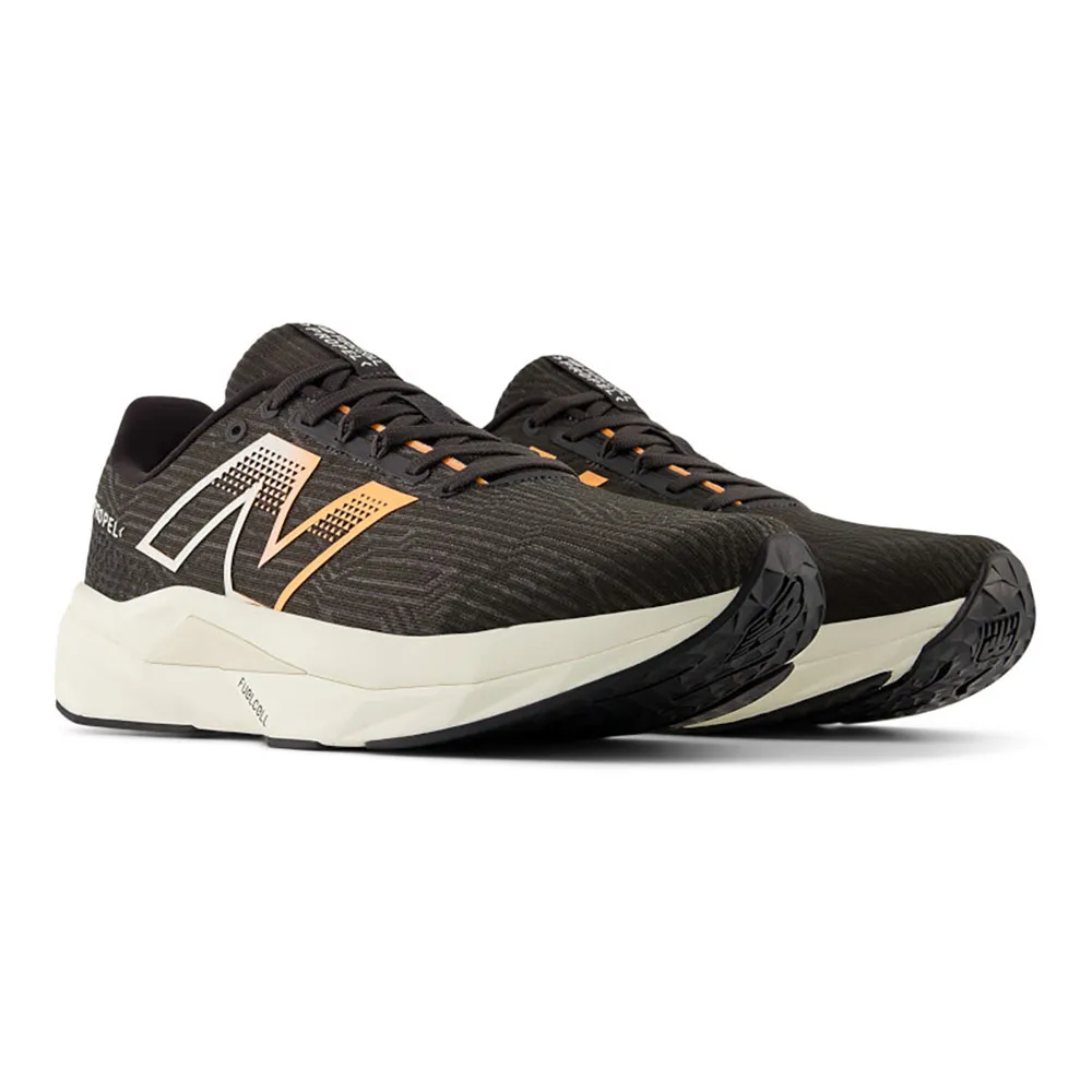 

Кроссовки New Balance Fuelcell Propel V5, черный