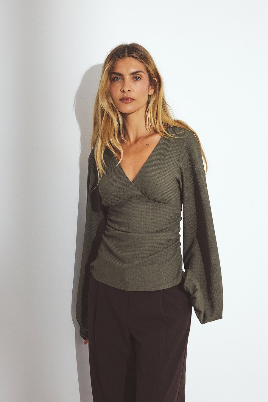 

Блуза NA-KD VOLUME SLEEVE, Khaki