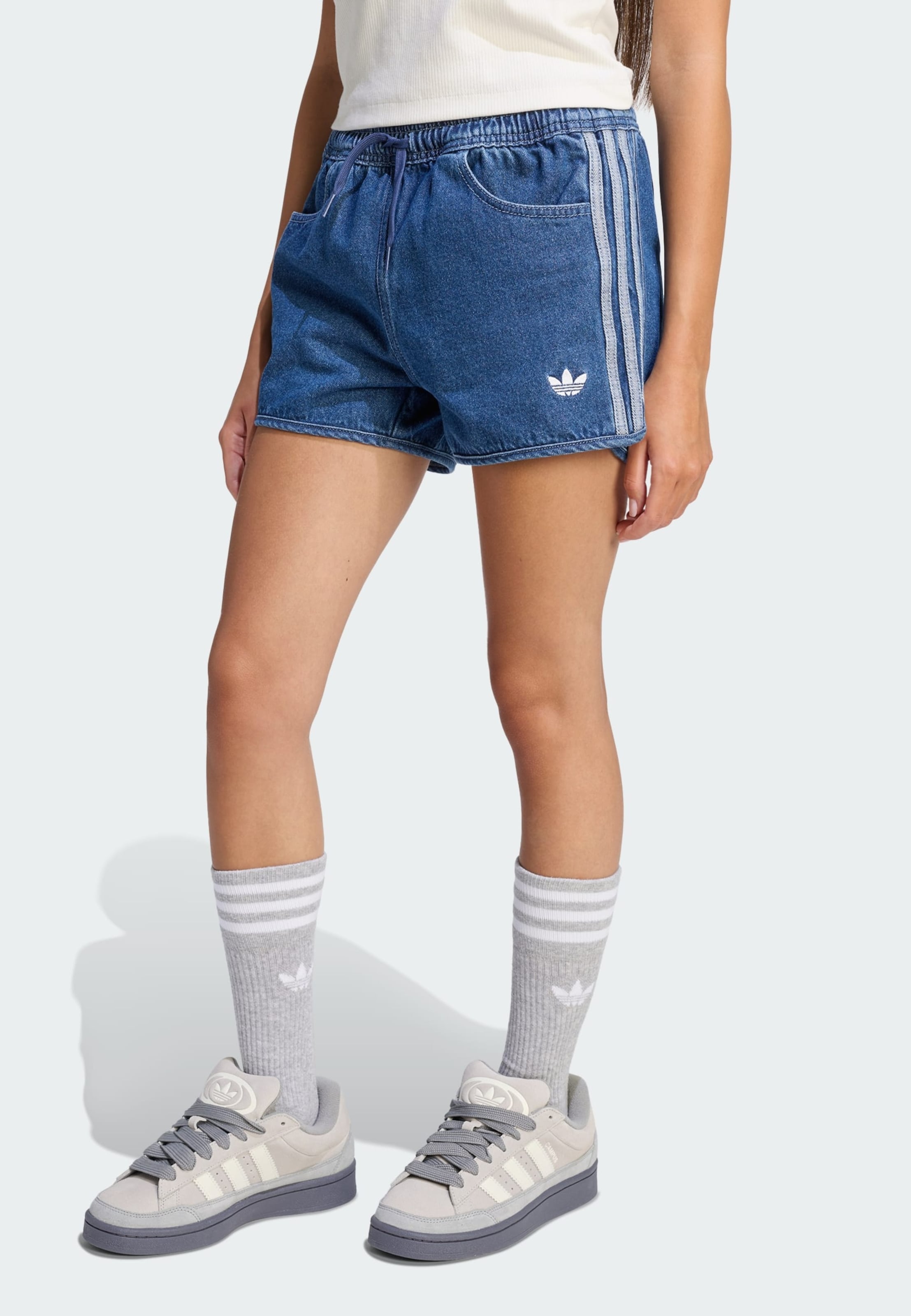 Adidas Originals Джинсовые шорты свободного кроя 'Sprinter' в голубом дениме, светло-голубые — фото 2