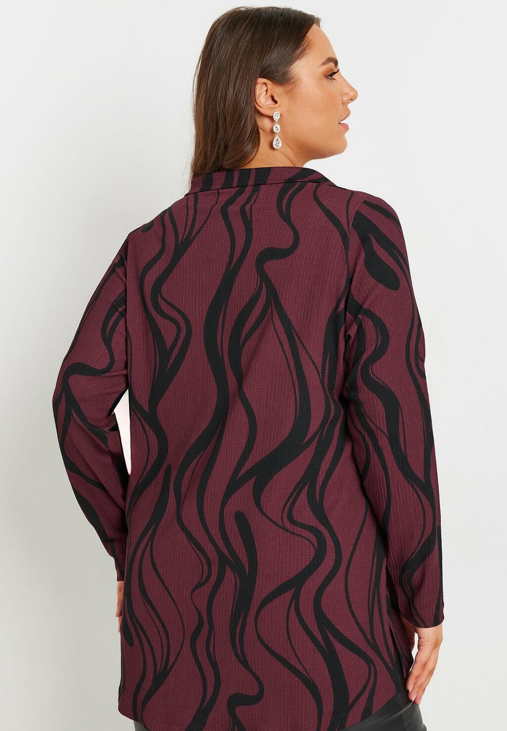 

Блузка на пуговицах SWIRL Yours Clothing, бордовый