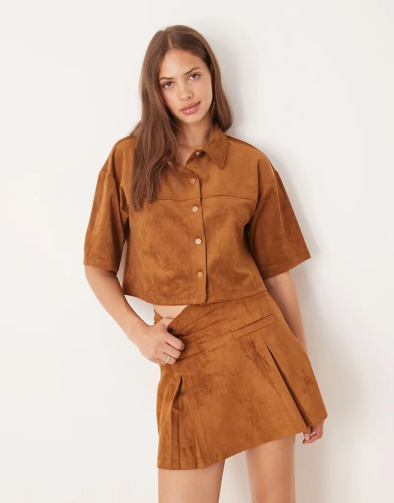 

Коричневая плиссированная мини-юбка из искусственной замши от ASOS DESIGN — КОРИЧНЕВЫЙ