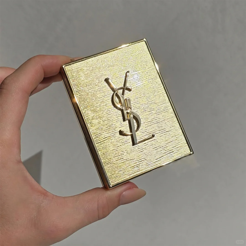 SAINT LAURENT Luxury Gold Limited 4 Colors 2025 Christmas Collection палетка теней для век Easy to blend — фото 2