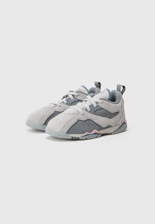 Кроссовки jordan 92 унисекс Jordan, Wolf Grey/Cool Grey/Iris Whisper/Neutral Grey/Iced Jade/Iced Carmine — фото 2