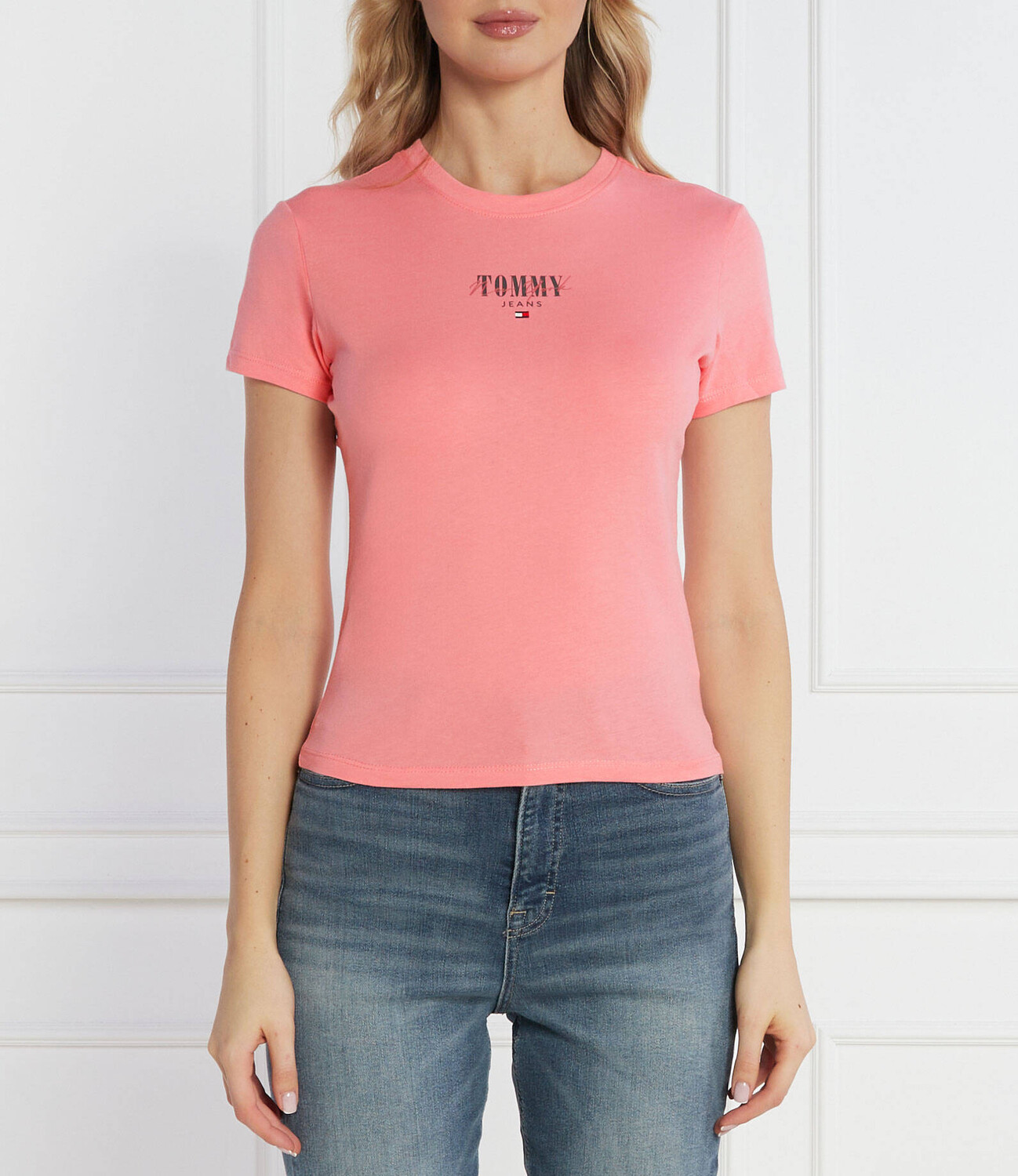 

Футболка Tommy Jeans Slim Fit, роза