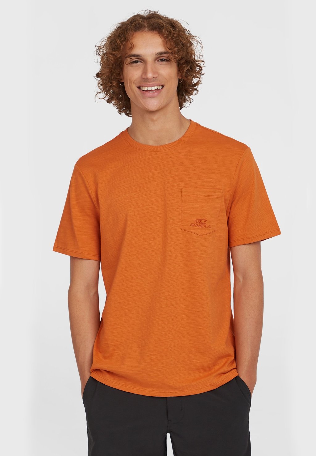

Базовая футболка CHEST POCKET O'Neill, цвет Cinnamon Stick