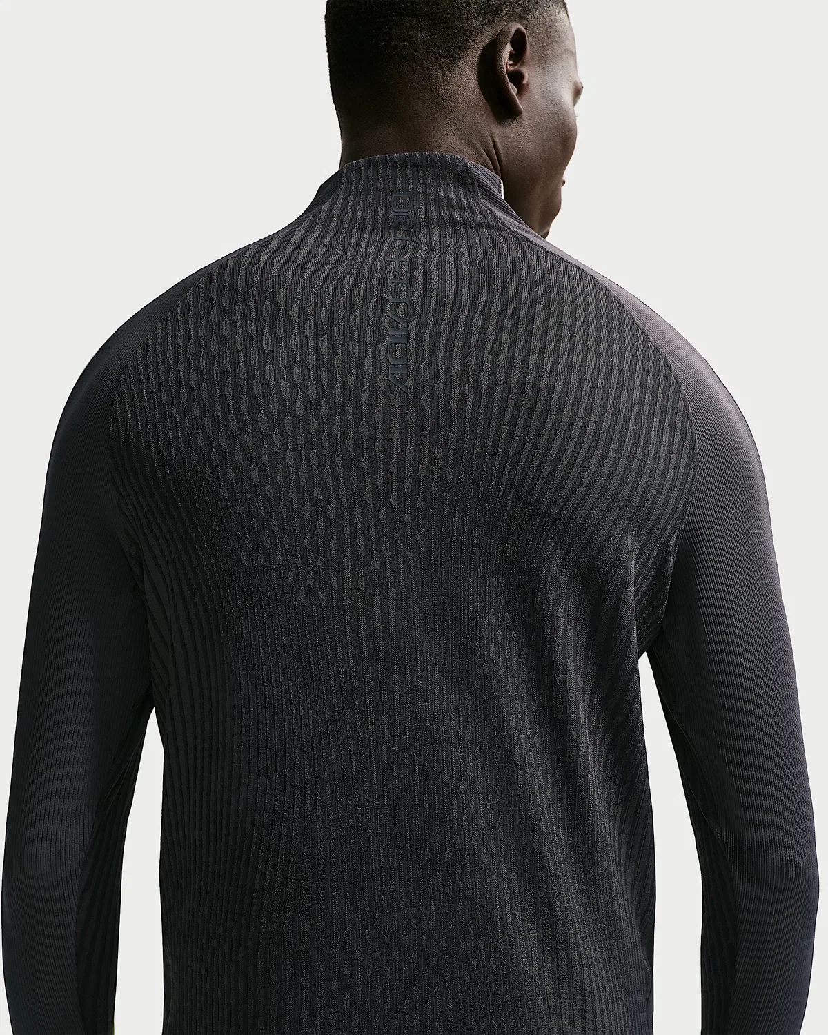 Мужская тренировочная футболка Nike Strike Elite Dri-FIT ADV, Dark Smoke Grey/Black/Barely Volt/Barely Volt — фото 2