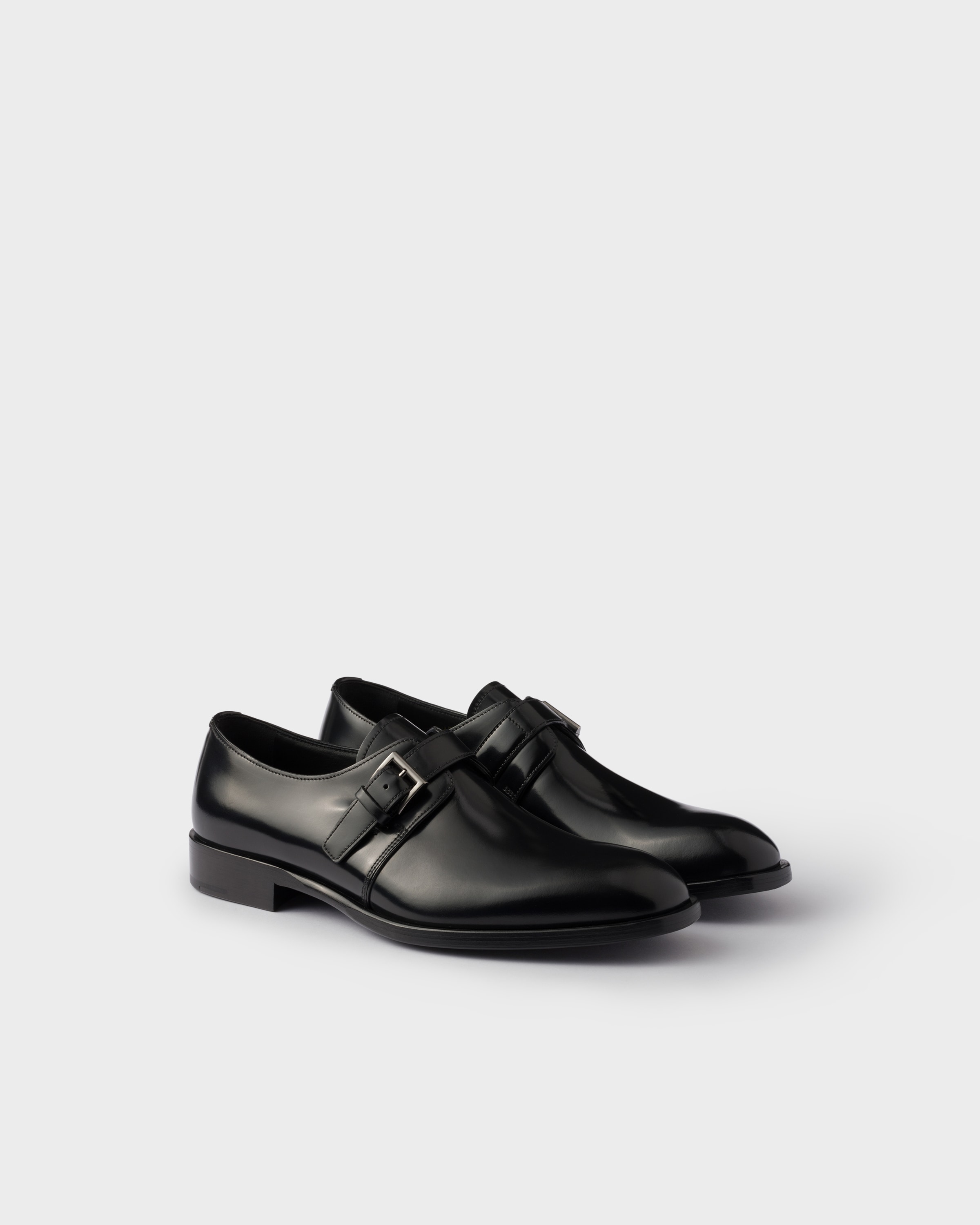 

Дерби из полированная кожи с пряжкой Prada, черный