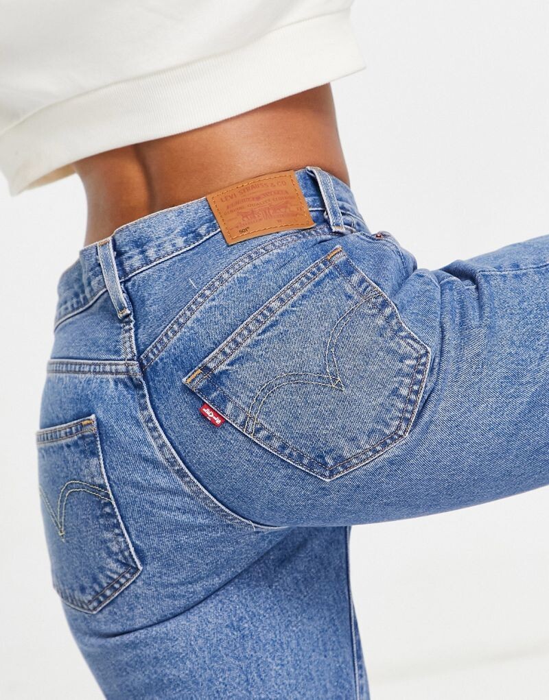 Синие джинсы Levi's 501 в стиле 90-х годов средней потертости — фото 3
