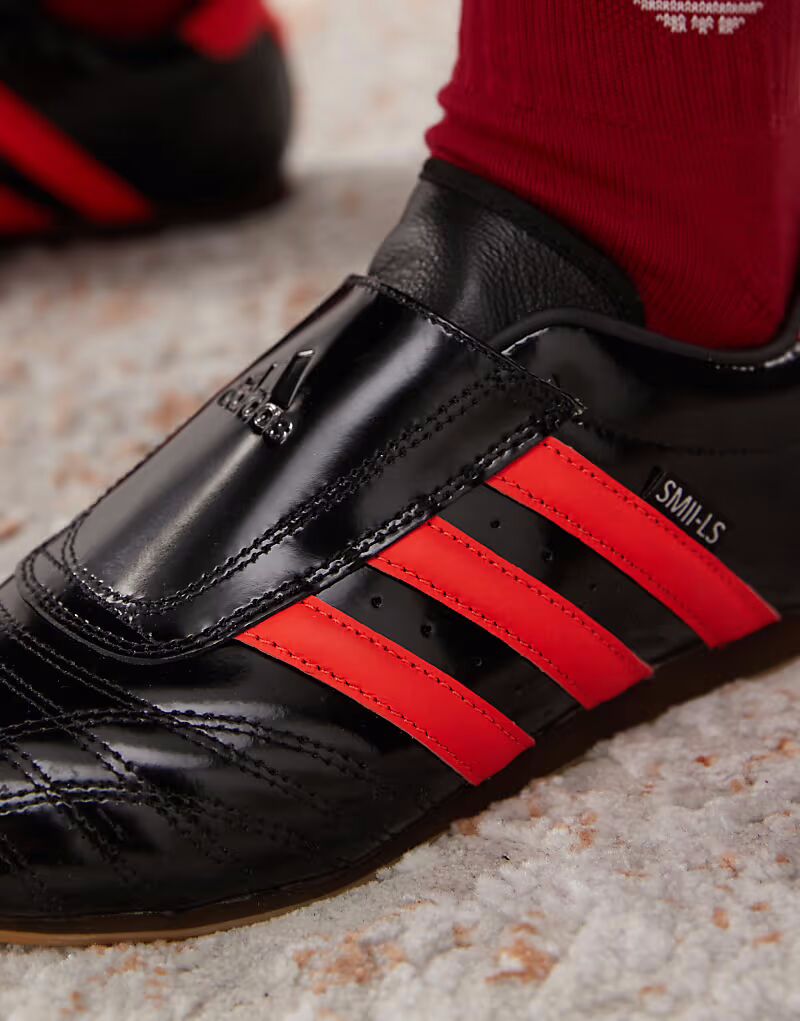 Кроссовки для тхэквондо Adidas Originals черного и красного цветов — фото 4