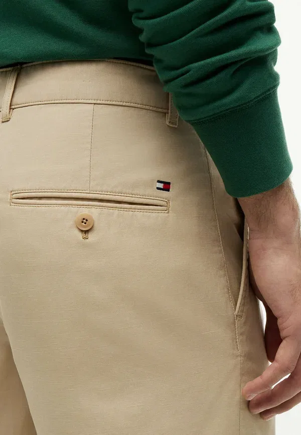 Шорты Tommy Hilfiger Dover Washed 8" Inseam Chino Shorts, сандаловый — фото 4