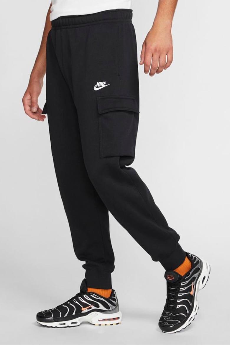 

Спортивные брюки-карго Club Nike, черный