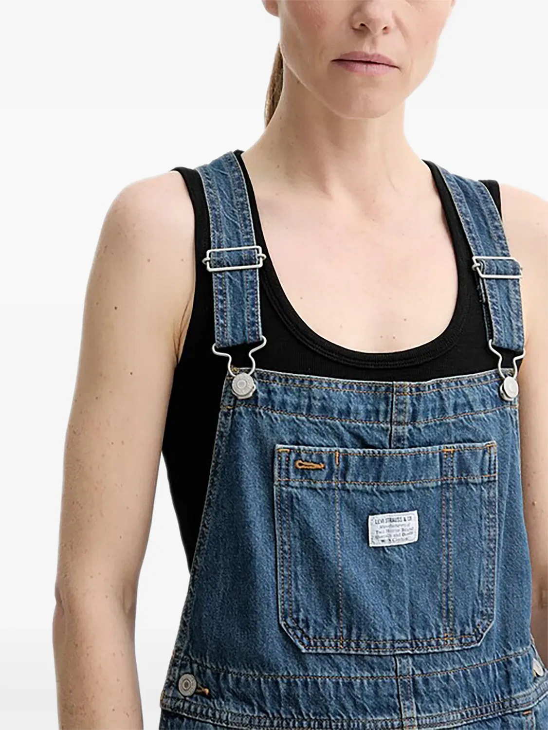 Джинсовый комбинезон с накладными карманами Levi's, синий — фото 4