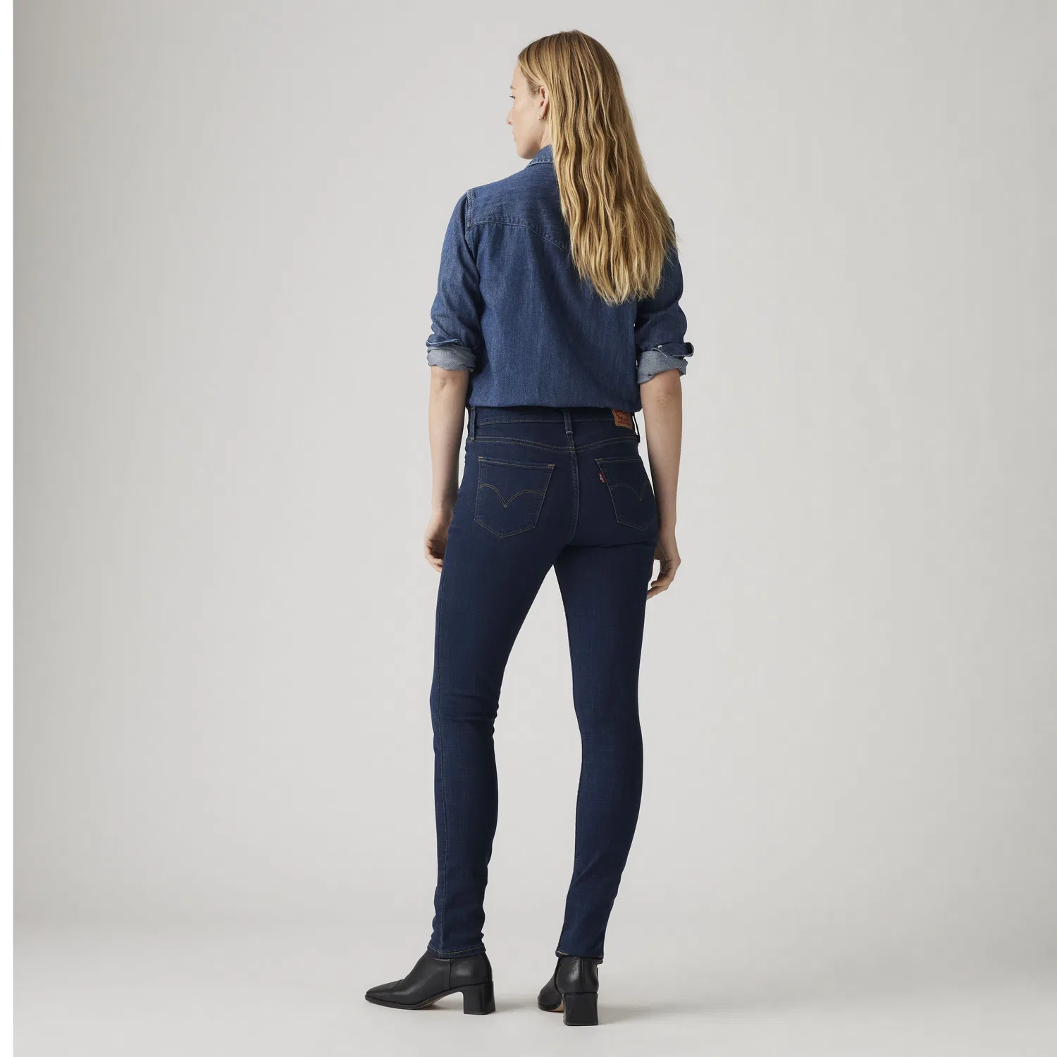 311 Формирующие узкие женские джинсы Levi's, Dark Wash — фото 3