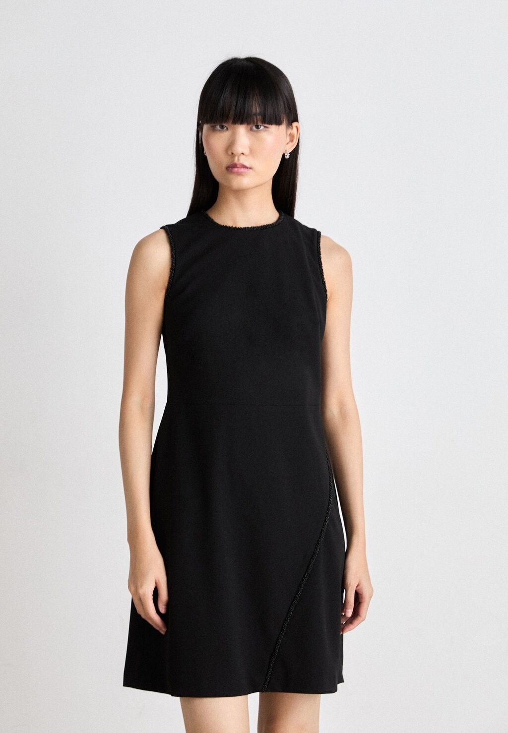 

Платье-футляр JEWEL NECK BEADS TRIM DKNY, черный