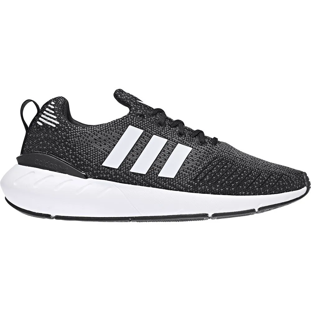 Кроссовки adidas Swift Run 22, черный
