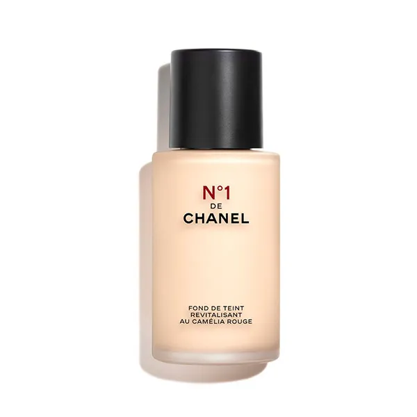 

ОСВЕТЛЯЕТ – УВЛАЖНЯЕТ – ЗАЩИЩАЕТ N°1 DE CHANEL FONDO DE MAQUILLAJE BD121 Chanel, BD01