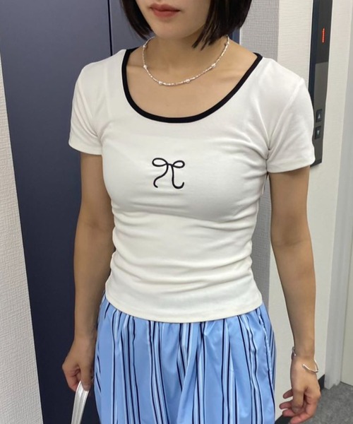 

Топ с U-образным вырезом и вышитой лентой Mebole, белый