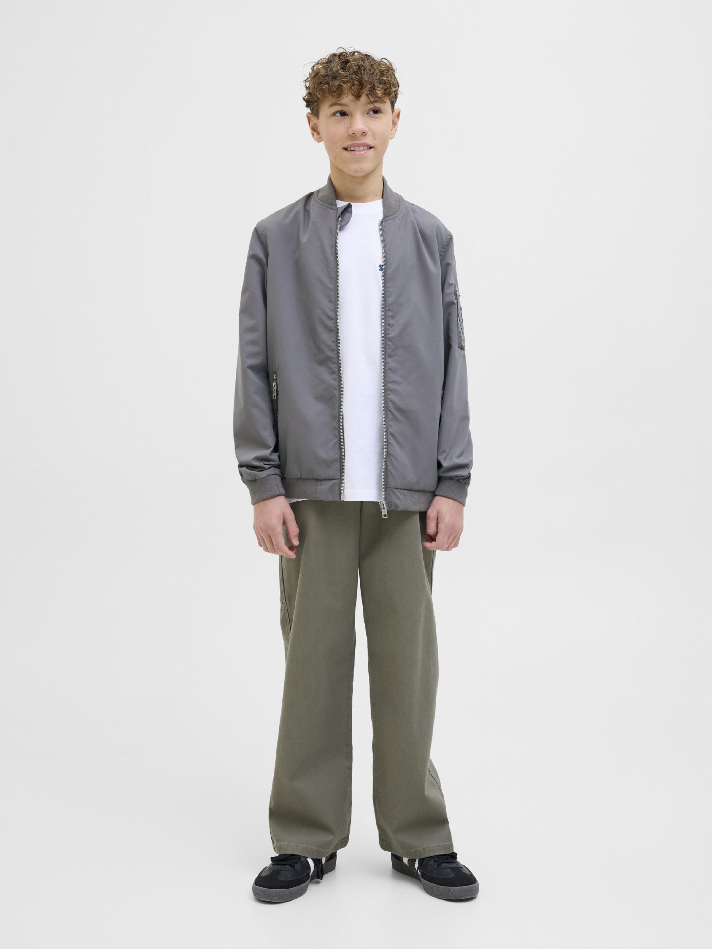 Jack & Jones Junior Куртка межсезонная 'JJERush' в цвете Basalt Grey — фото 4