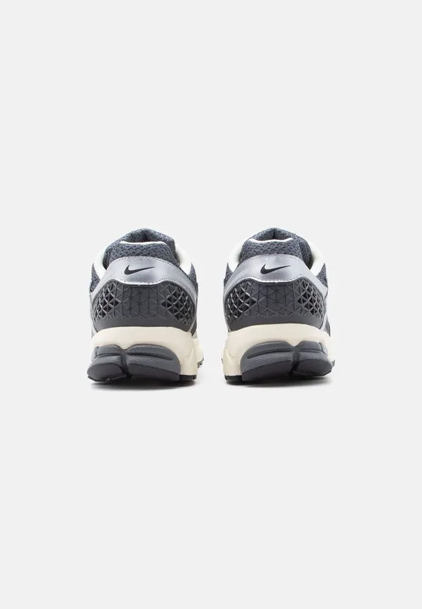 Кроссовки zoom vomero 5 Nike Sportswear, Iron Grey — фото 3