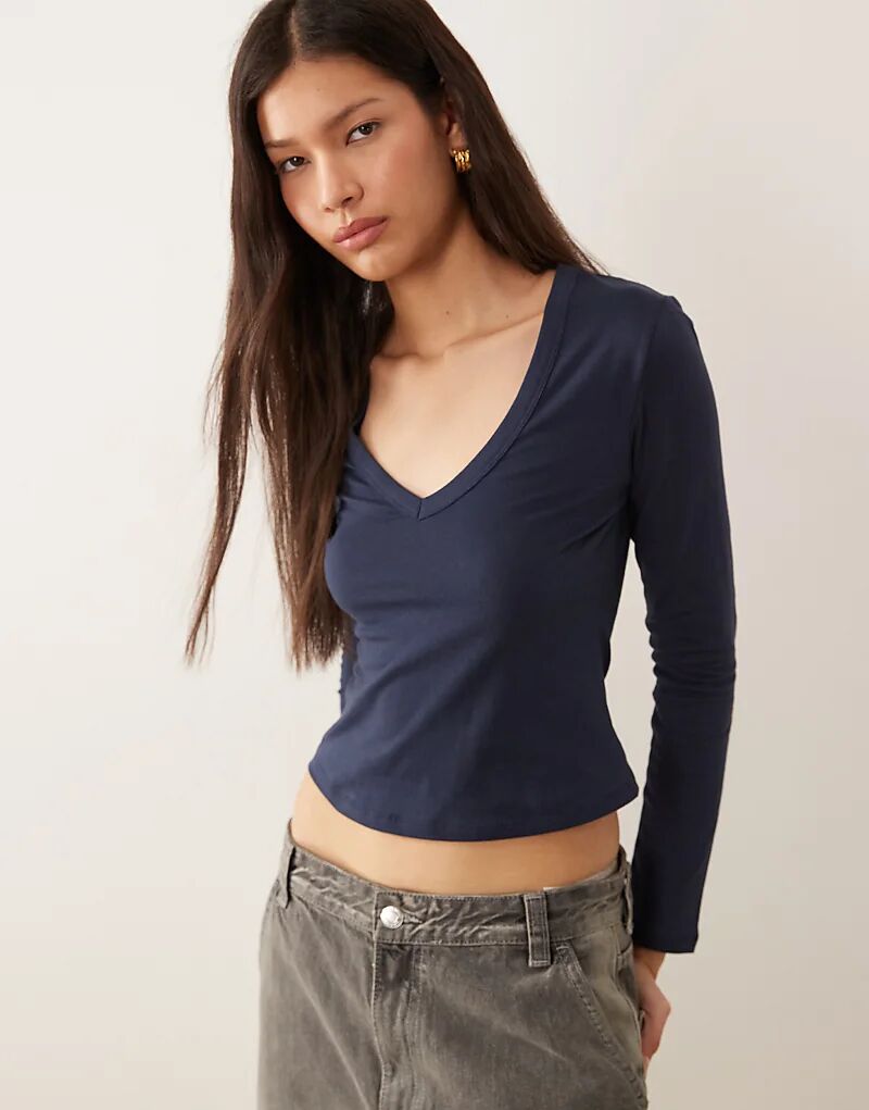 

Хлопковый лонгслив с длинными рукавами и V-образным вырезом ASOS DESIGN темно-синего цвета