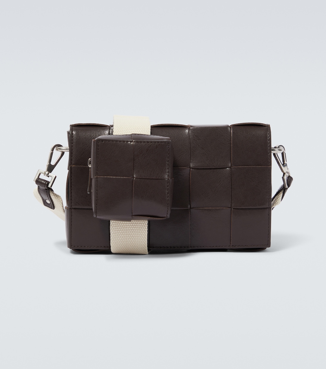 

Кожаная сумка-багет через плечо Bottega Veneta, Fondant/Natural-Silv