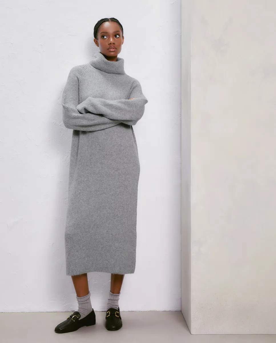 

Трикотажное платье с английской строчкой Easy Wear, серый