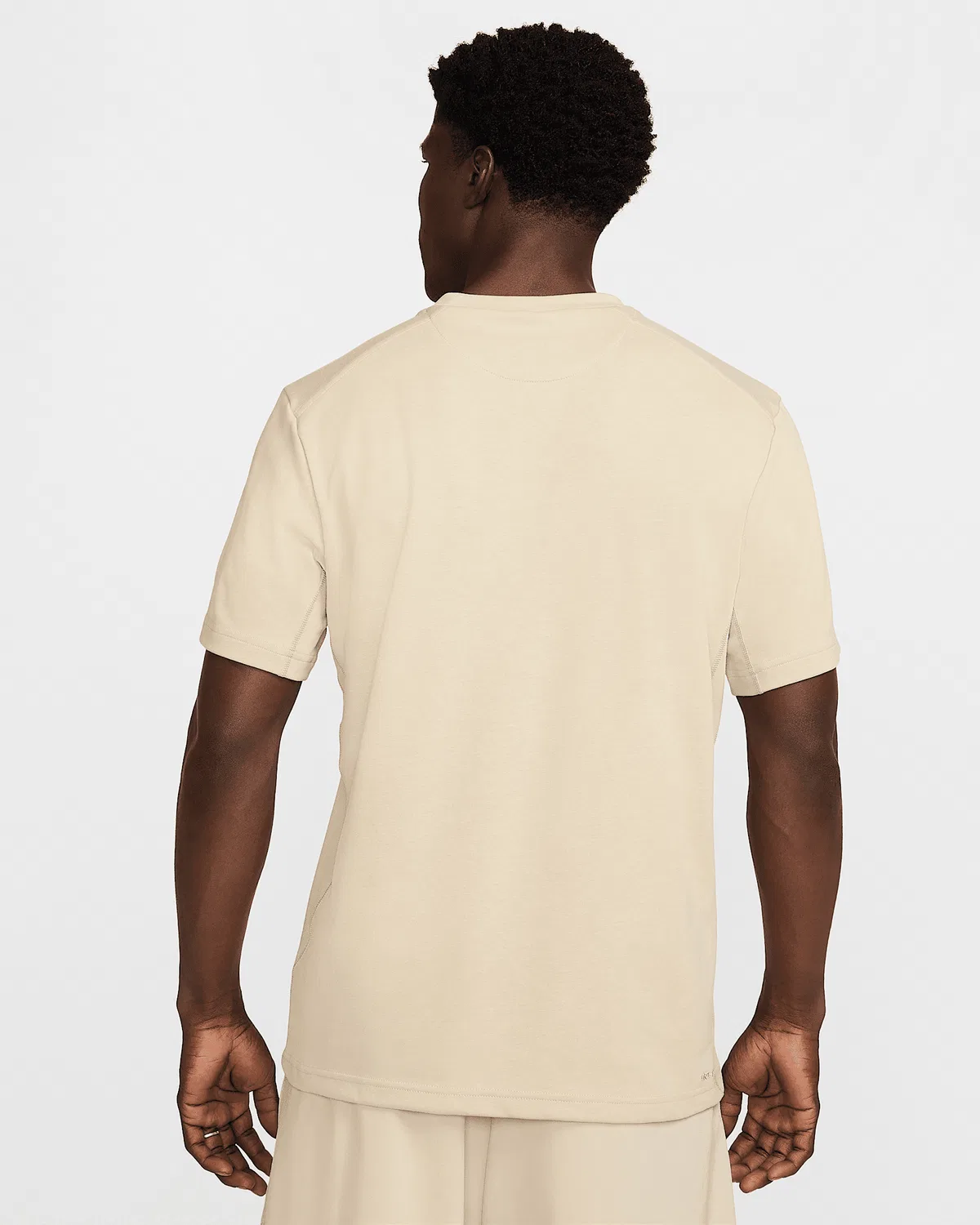 Мужская футболка Dri-FIT с коротким рукавом Nike Primary, Desert Khaki/Desert Khaki — фото 2