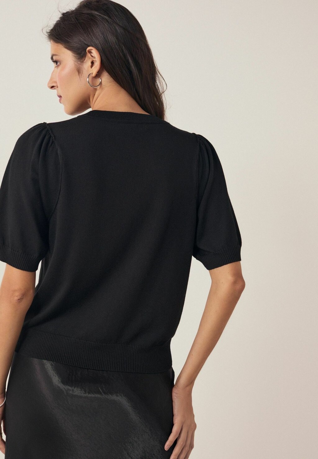 

Базовая футболка ROUND NECK SHORT SLEEVE REGULAR FIT Next, черный
