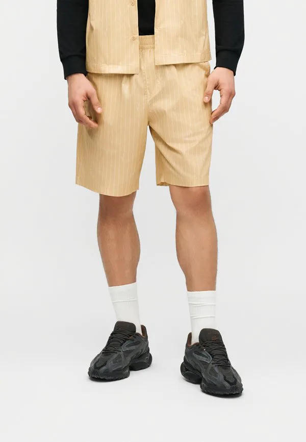Шорты Lacoste, Millet/White